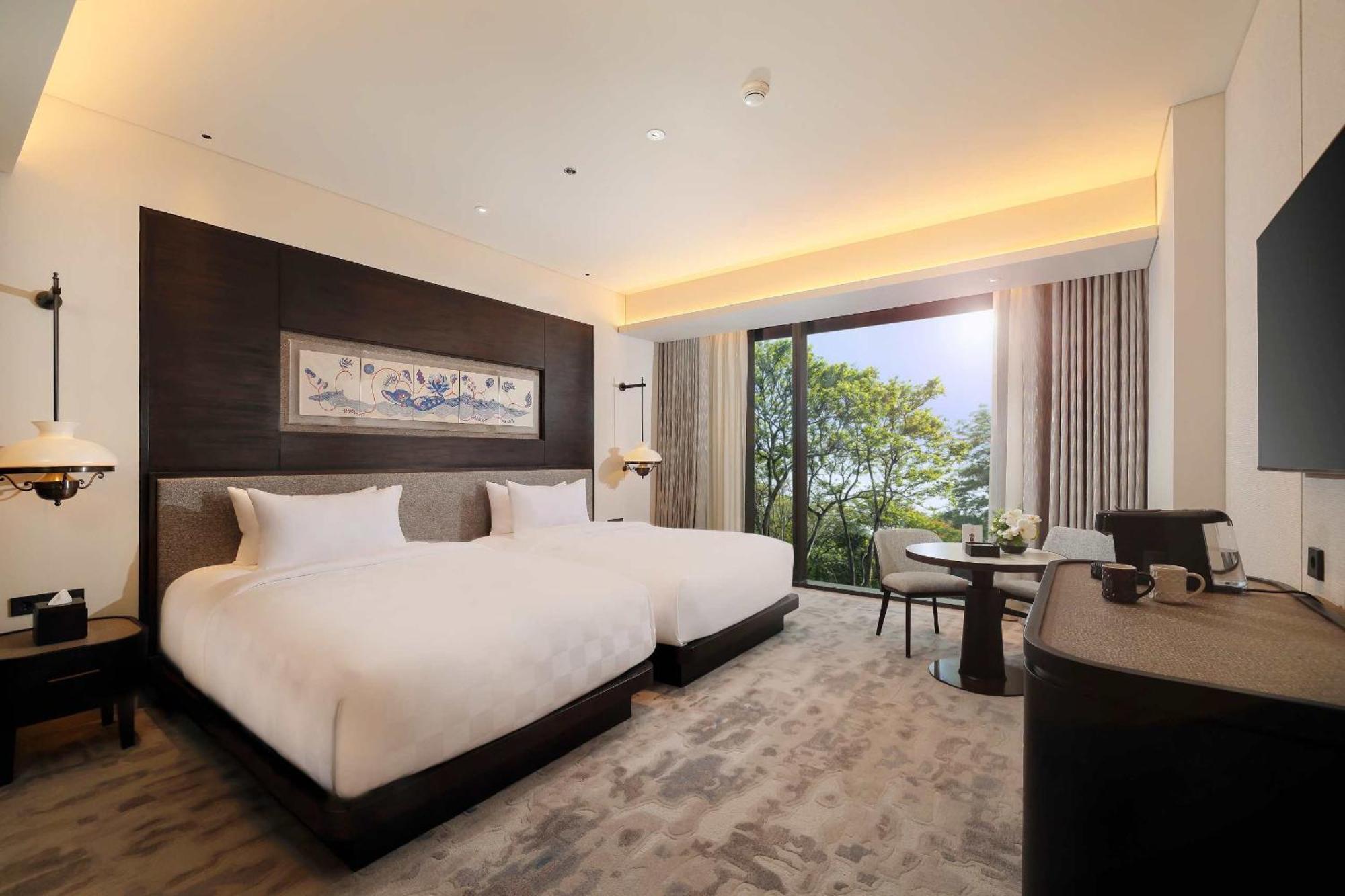 Padma Hotel Semarang Exterior foto