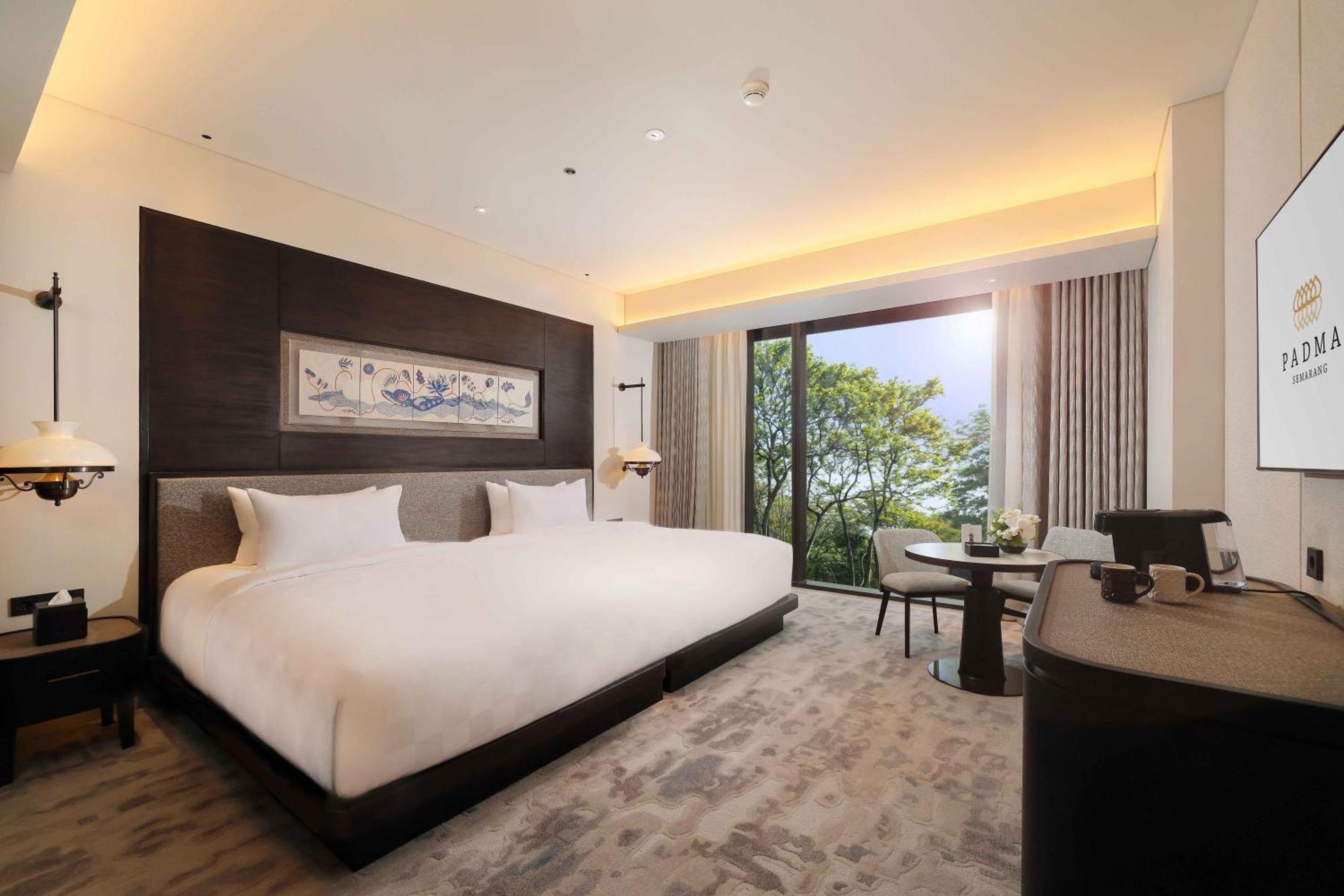 Padma Hotel Semarang Exterior foto